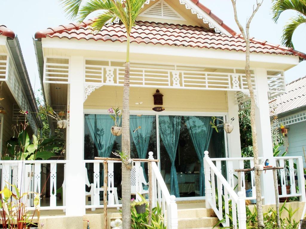 Prathana Garden Beach Resort Хуа Хин Номер фото