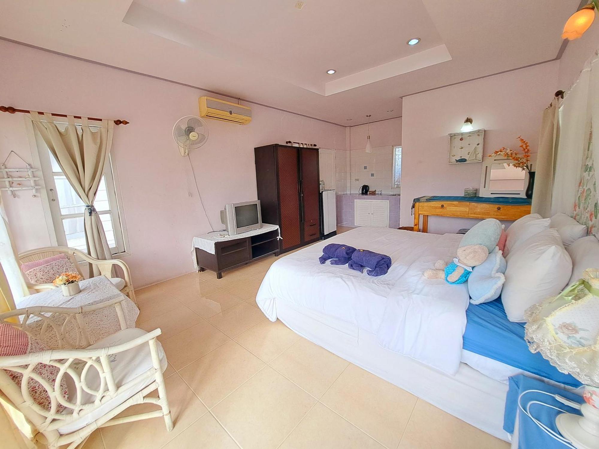 Prathana Garden Beach Resort Хуа Хин Экстерьер фото