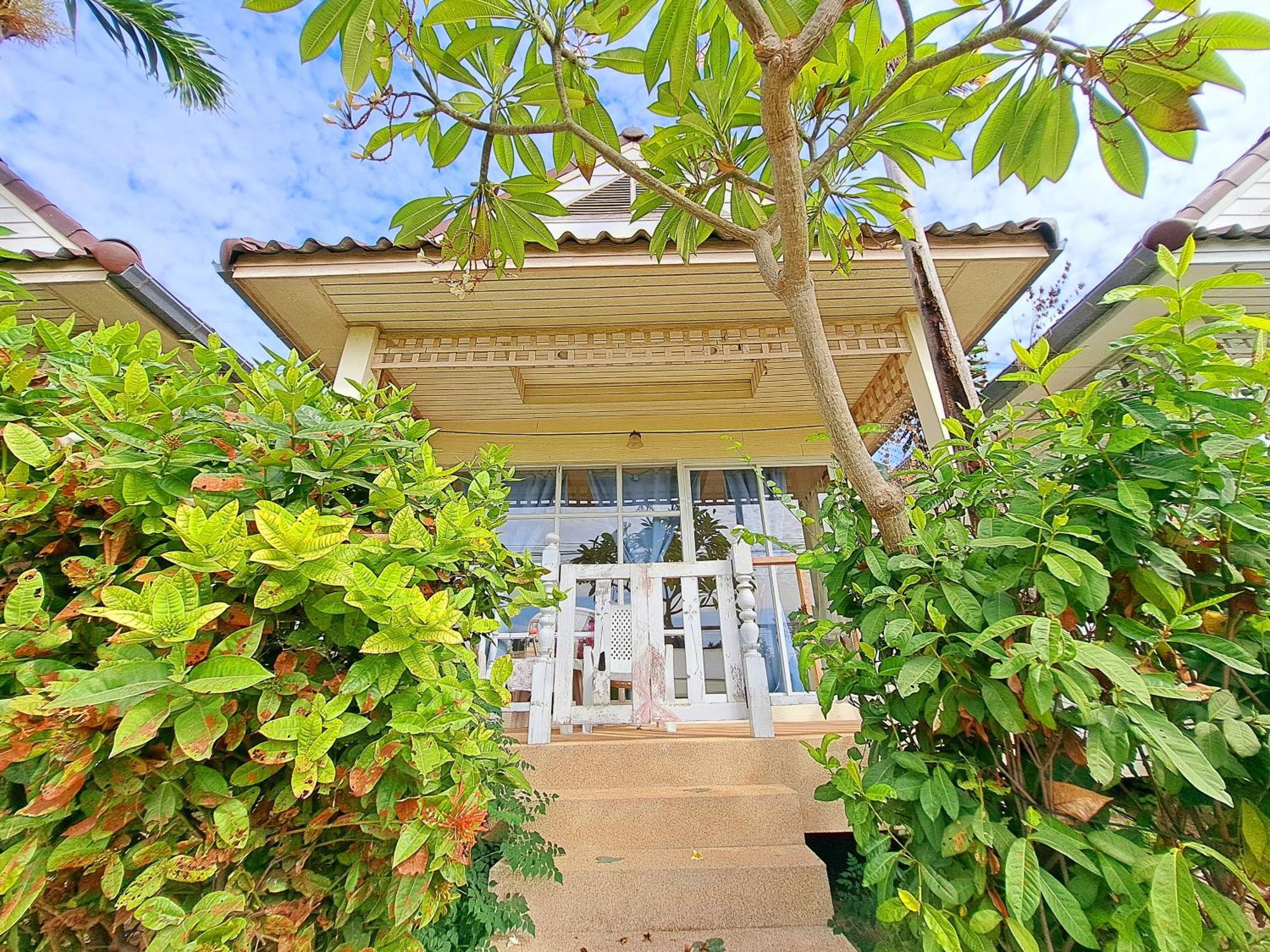 Prathana Garden Beach Resort Хуа Хин Экстерьер фото