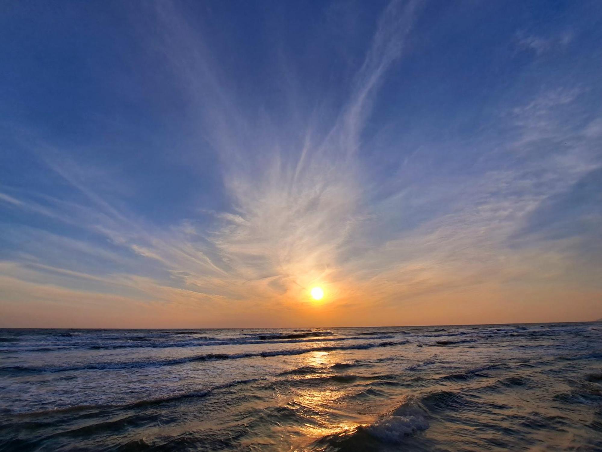 Prathana Garden Beach Resort Хуа Хин Экстерьер фото