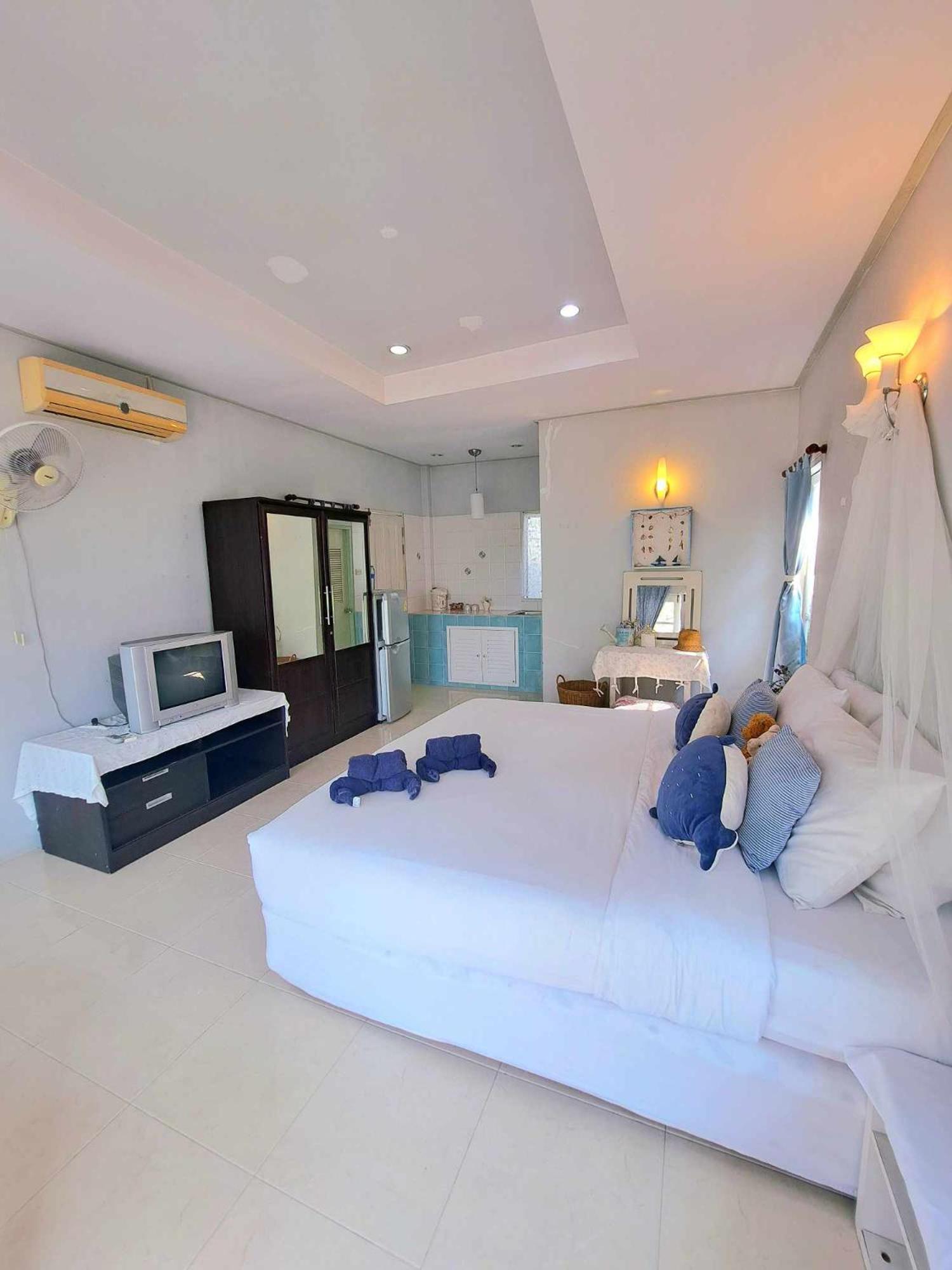 Prathana Garden Beach Resort Хуа Хин Экстерьер фото