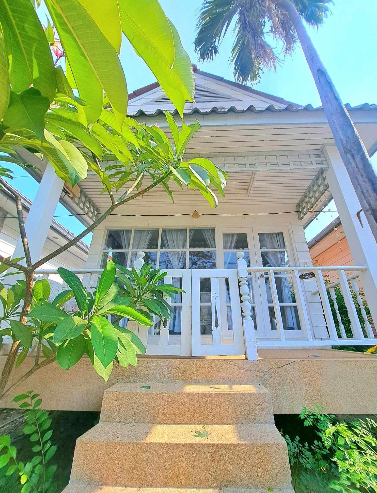 Prathana Garden Beach Resort Хуа Хин Экстерьер фото